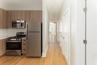 3525 N Wilton Ave, Unit 1F in Chicago, IL - Building Photo - Building Photo