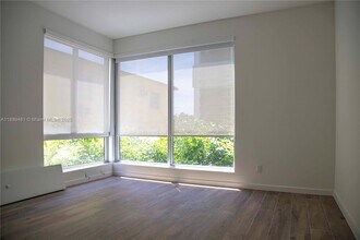 529 SW 11th St in Miami, FL - Building Photo - Building Photo
