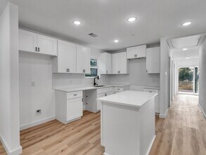 9410 Firnat St in Houston, TX - Building Photo - Building Photo