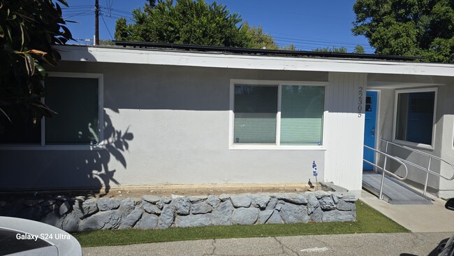 22305 Schoolcraft St in Los Angeles, CA - Building Photo - Building Photo