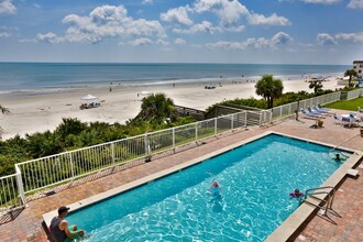 4381 S Atlantic Ave in New Smyrna Beach, FL - Building Photo - Building Photo