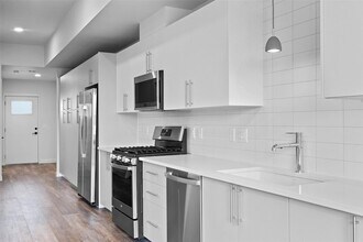 4004 Banister Ln, Unit 309 in Austin, TX - Foto de edificio - Building Photo