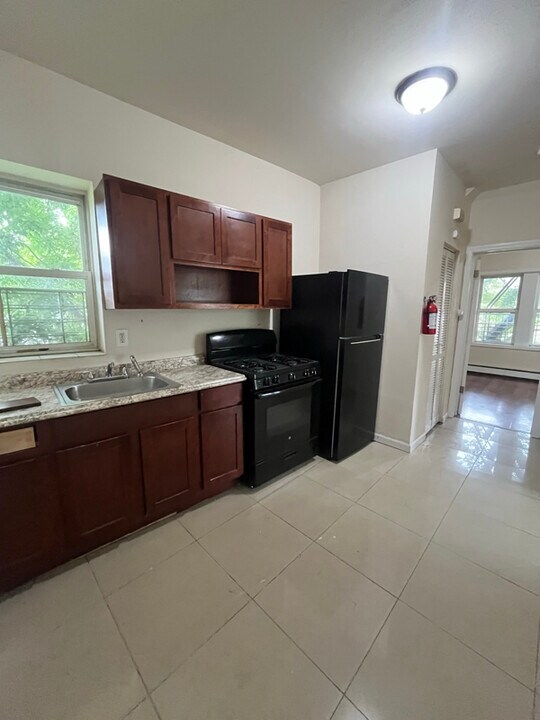 45 Jones St in Newark, NJ - Building Photo