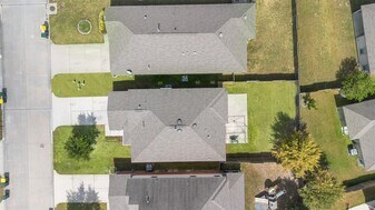 1107 Epworth Ct. in Conroe, TX - Building Photo