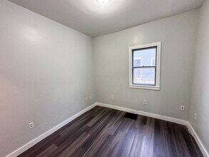 921 4th St NW in Grand Rapids, MI - Building Photo - Building Photo