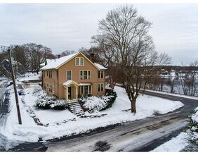 38 Hayes St in Arlington, MA - Foto de edificio - Building Photo