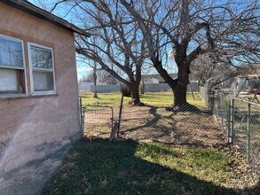 903 W 8th St in Quanah, TX - Building Photo - Building Photo