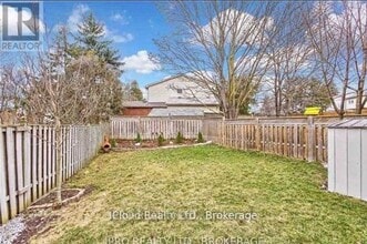 252 William Roe Blvd in Newmarket, ON - Building Photo - Building Photo