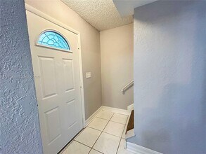 5603 Blueberry Ct in Lauderhill, FL - Foto de edificio - Building Photo