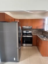 16800 NE 4th Ct in North Miami Beach, FL - Building Photo - Building Photo