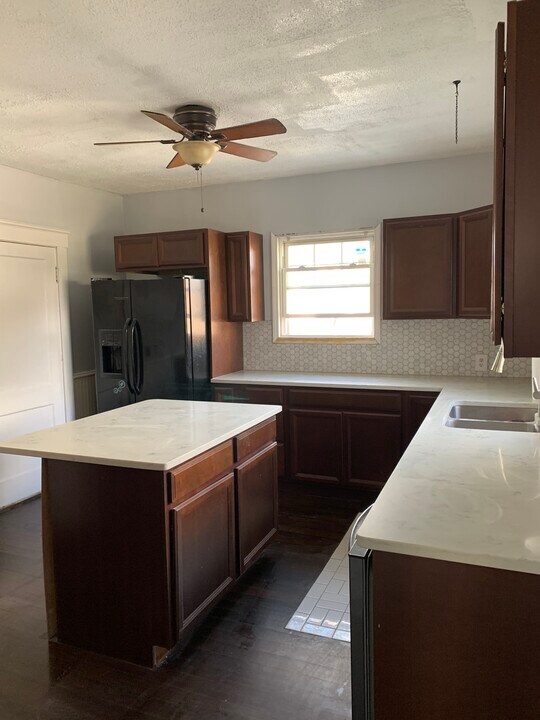 149 Grand Ave, Unit Second Floor Edgewood RI in Cranston, RI - Building Photo