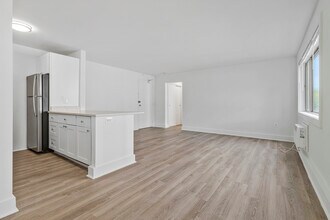 Foxhall Terrace in Washington, DC - Foto de edificio - Building Photo