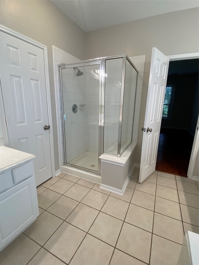 2111 Emerald Cove Dr