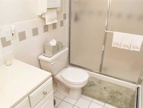 Ocean Harbor Apartments, LLC in Belmar, NJ - Building Photo - Interior Photo