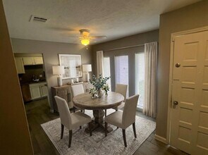 10410 Kirkglen Dr in Houston, TX - Building Photo - Building Photo