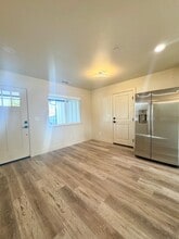 2283 Canal Dr in Redding, CA - Building Photo - Building Photo