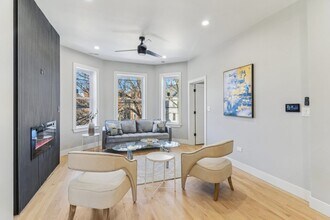 2307 N Avers Ave in Chicago, IL - Building Photo - Building Photo