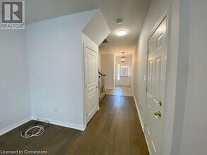 5325 Applegarth Dr in Burlington, ON - Building Photo - Building Photo