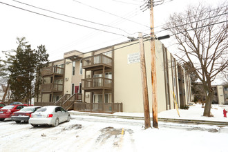 Eden Roc Apartments in East Lansing, MI - Building Photo - Building Photo