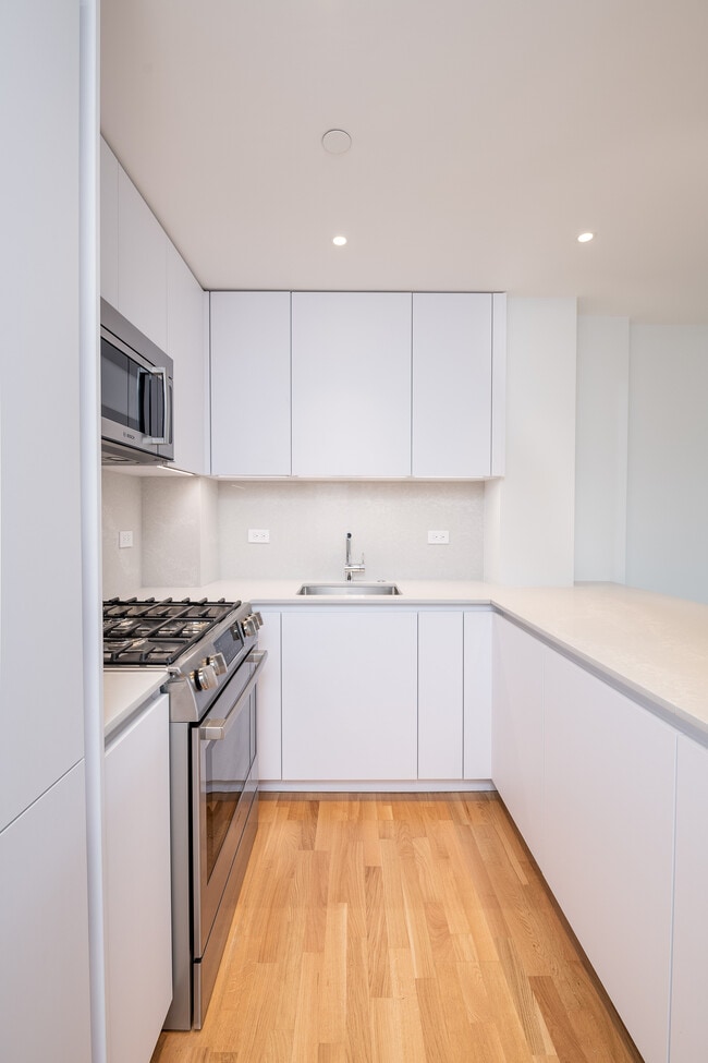 1410 Columbia Rd, Unit 7J in Boston, MA - Building Photo - Building Photo