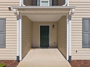 27 River Stancil Dr in Lillington, NC - Building Photo - Building Photo