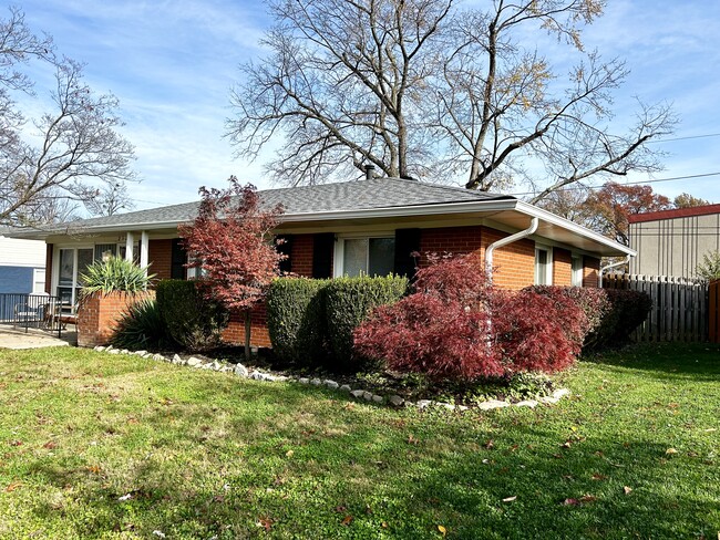 2521 Wyckford Way in Louisville, KY - Building Photo - Building Photo