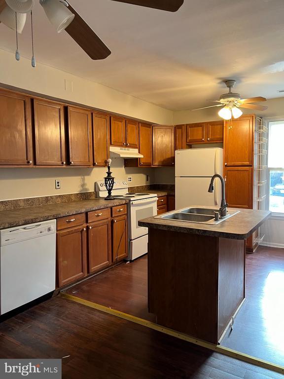 property at 9580 Canterbury Riding