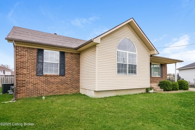 238 Seminole Ct in Shepherdsville, KY - Building Photo - Building Photo
