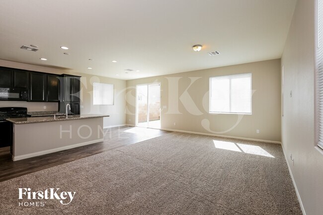 4235 Billowing Breeze Ave in North Las Vegas, NV - Foto de edificio - Building Photo
