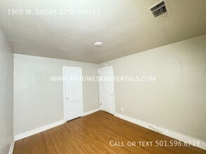 1900 W Short 17th St in North Little Rock, AR - Building Photo - Building Photo