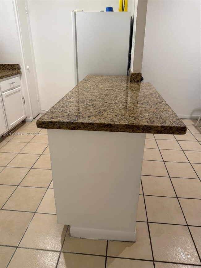 870 SW 129th Pl in Miami, FL - Building Photo - Building Photo