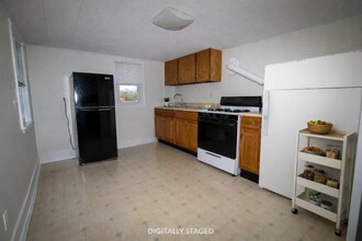 138 Bridge Rd in Salisbury, MA - Foto de edificio - Building Photo