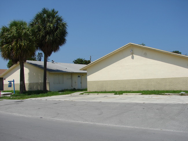 240 SW 20th Ave in Fort Lauderdale, FL - Building Photo - Building Photo