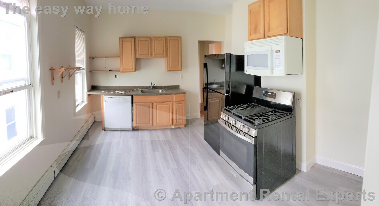 61 Webster Ave in Somerville, MA - Building Photo