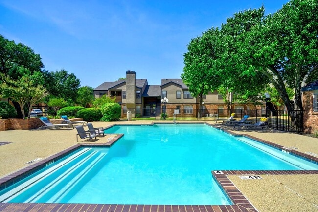 Trinity Apartments in Irving, TX - Building Photo - Building Photo