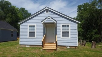 310 W Seneca St in Tahlequah, OK - Building Photo