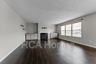 7827 Wedgetail Drive in Zionsville, IN - Building Photo - Building Photo