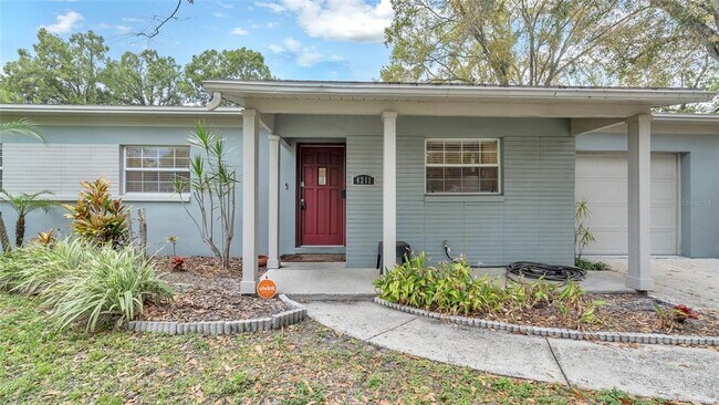 4211 W Knights Ave in Tampa, FL - Building Photo - Building Photo