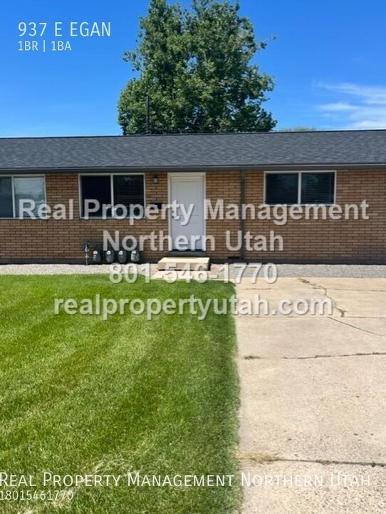 937 E Egan St N in Layton, UT - Building Photo