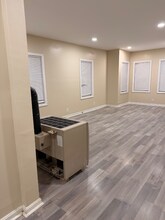 182 Quequechan St, Unit Apt 3 in Fall River, MA - Building Photo - Building Photo