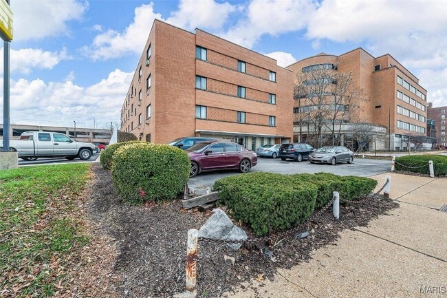 4020 Lindell Blvd in St. Louis, MO - Building Photo - Building Photo