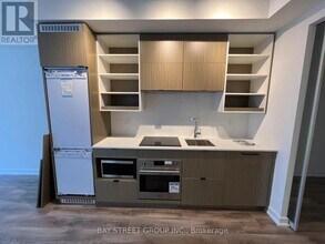 20-1120 Edward St in Toronto, ON - Building Photo - Building Photo