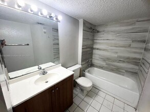 4055 W McNab Rd in Pompano Beach, FL - Building Photo - Building Photo