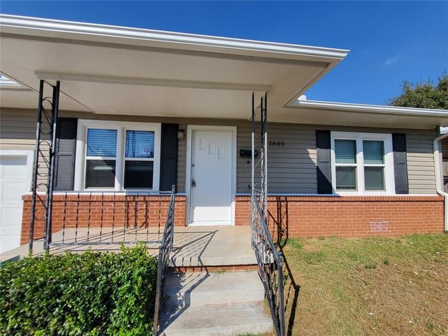 property at 1605 SE 60th St