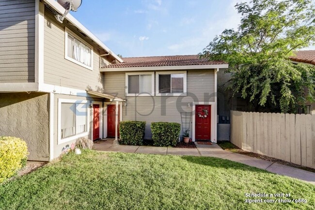 3626 Hallelujah Ct in Carmichael, CA - Foto de edificio - Building Photo