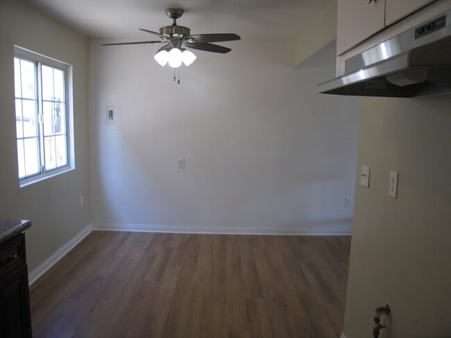 2378 Chanslor St, Unit 3 in Pomona, CA - Building Photo - Building Photo