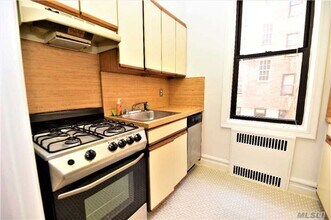 110-21 73rd Rd in Queens, NY - Building Photo - Building Photo