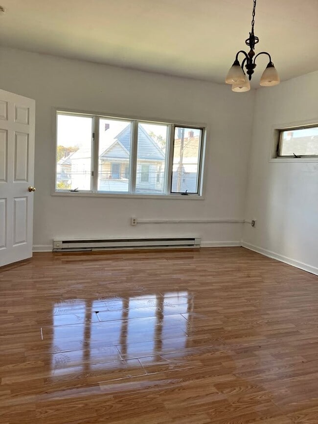 901 Nott St, Unit 2 in Schenectady, NY - Building Photo - Building Photo