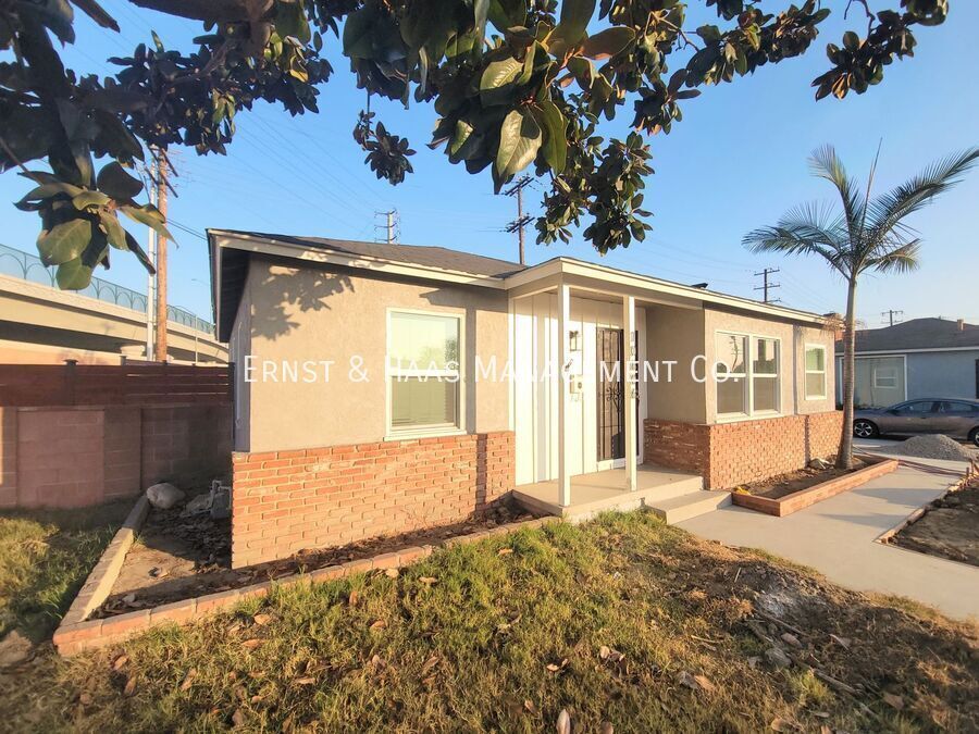 10806 Offley Ave in Downey, CA - Building Photo