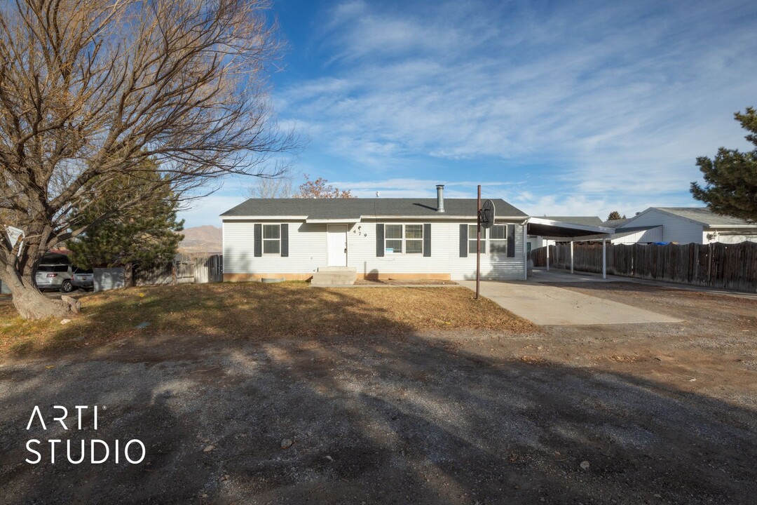 479 E 300 S in Santaquin, UT - Building Photo